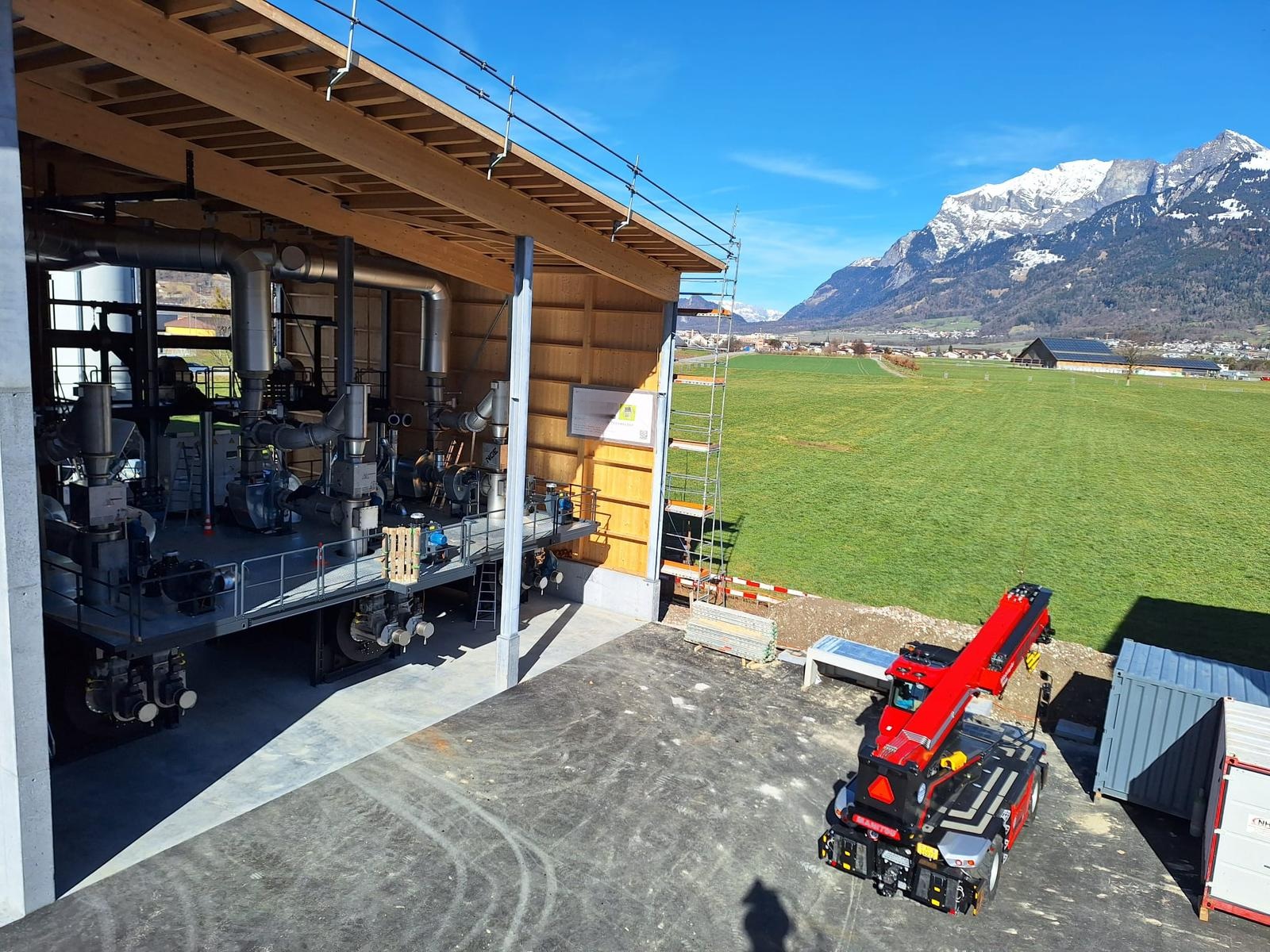Erfolgreiches Projekt in der Schweiz – Anlage zur Herstellung von Pflanzenkohle und Energiegewinnung
